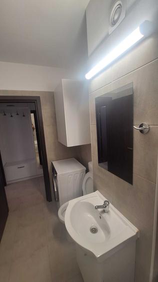 Apartament cu 2 camere semidecomandat în Sânpetru