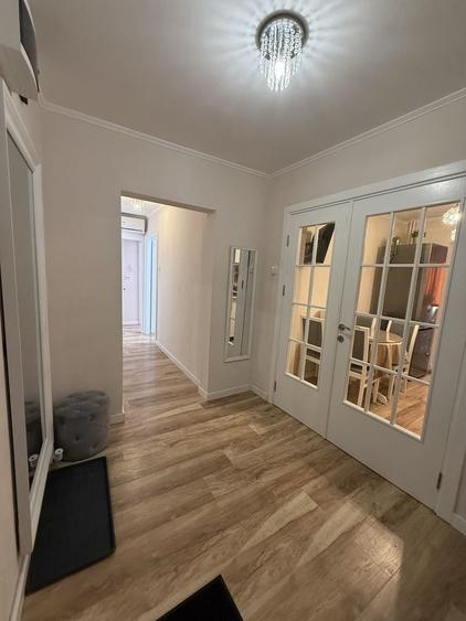 Apartament cu 3 camere decomandat în Exterior Vest
