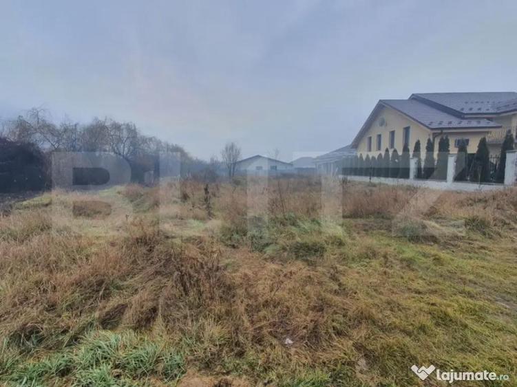 Teren intravilan 8 ari, toate utilitatile, zona Dedeman - 1