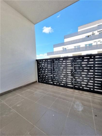 Apartament 2 camere in bloc NOU, balcon, zona BMW Metro - 4
