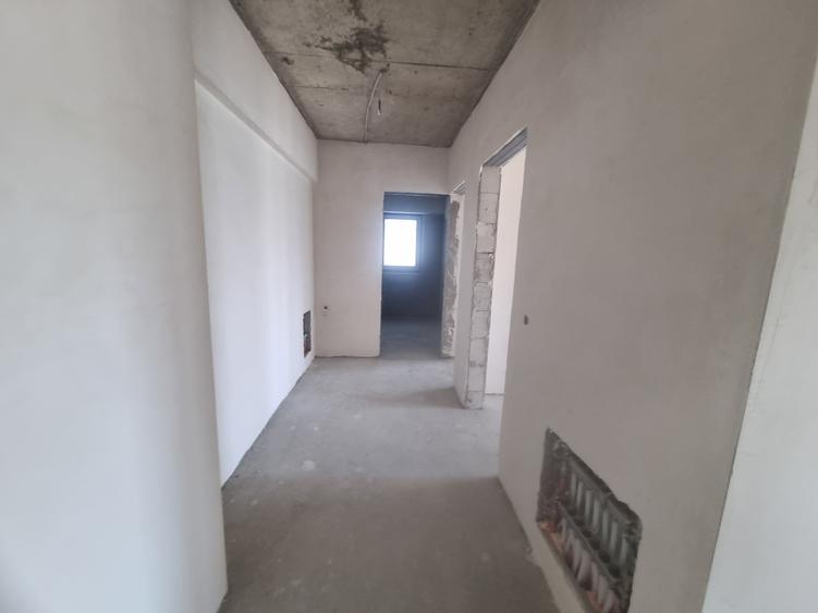 Apartament cu 2 camere decomandat în Nicolina