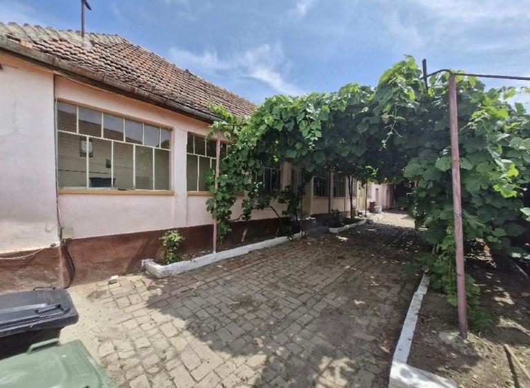 Casă individuală cu 3 camere în Bencecu de Sus