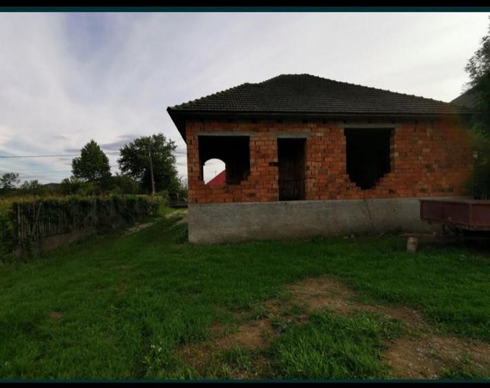 Casă cu 4 camere în Bătarci