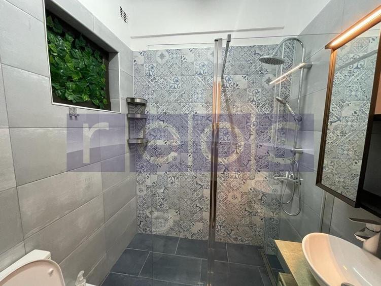 Apartament cu 4 camere decomandat în Armeneasca