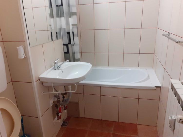 Apartament cu 2 camere semidecomandat în Vatra Luminoasă