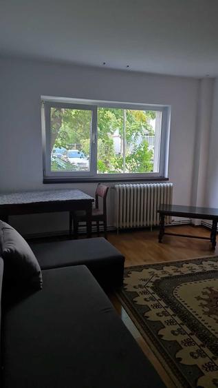 Apartament cu 4 camere decomandat în Canta