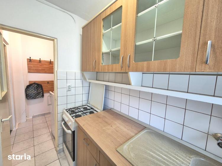 Apartament cu 2 camere semidecomandat, mobilat în Florilor