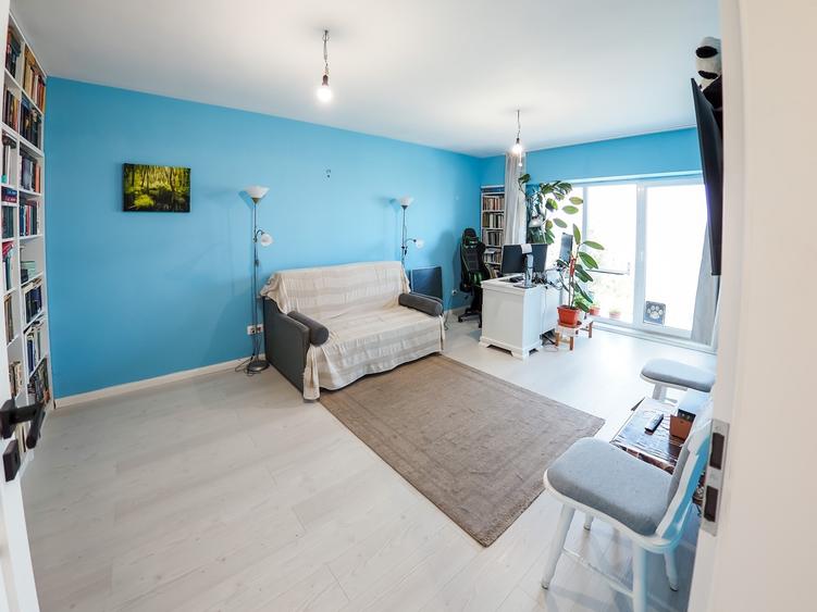 Apartament cu 2 camere semidecomandat în Exterior Vest