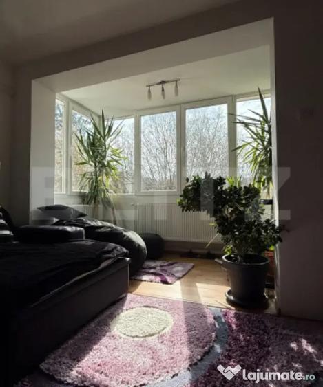 Apartament cu 3 camere decomandat în Central