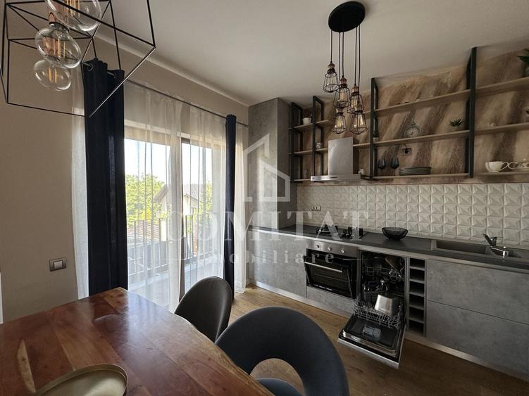 Apartament cu 3 camere semidecomandat în Gruia
