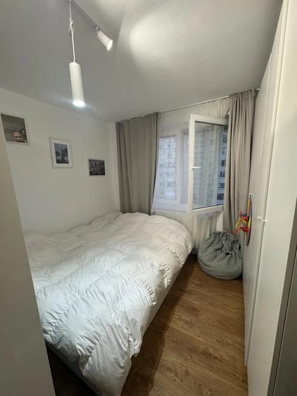 Apartament cu 3 camere decomandat în Crângași