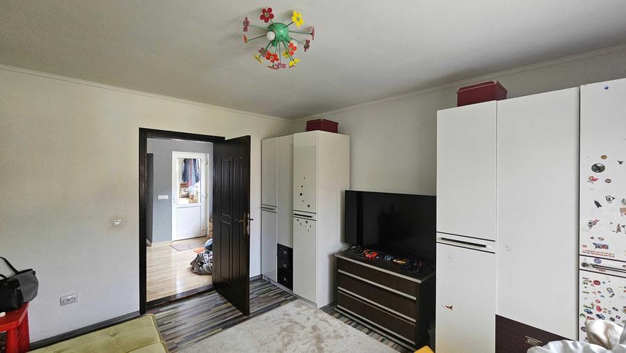 Casă cu 3 camere în Central