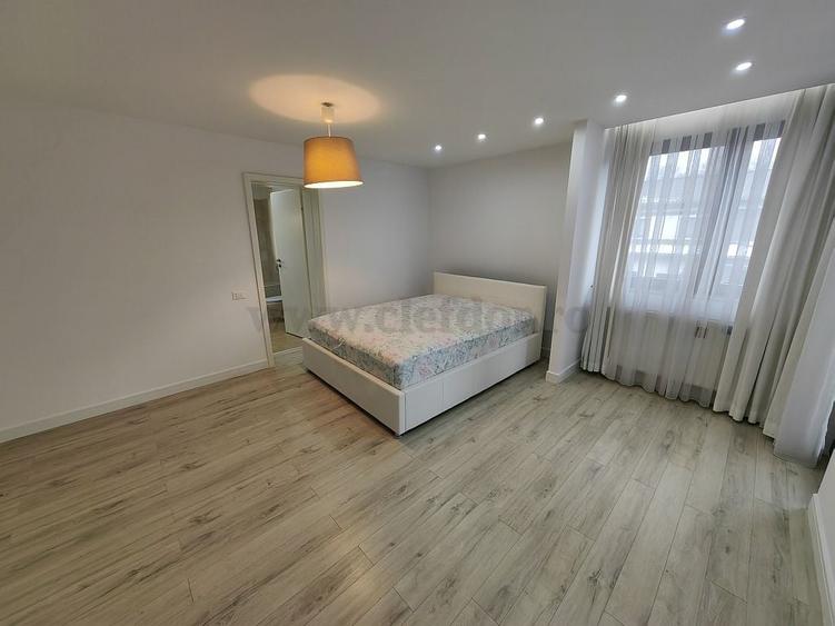 Casă individuală cu 9 camere cu Canalizare în Pipera