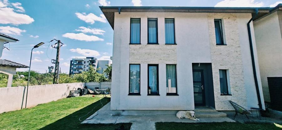 Casă cu 4 camere în Preajba