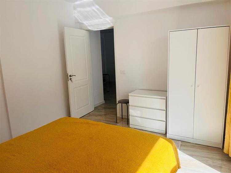 Apartament cu 2 camere semidecomandat, mobilat în Calea București