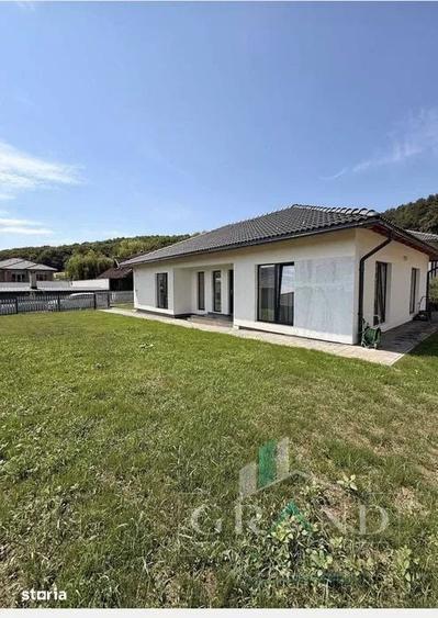 Casă cu 4 camere cu Teren 500 Mp în Baciu