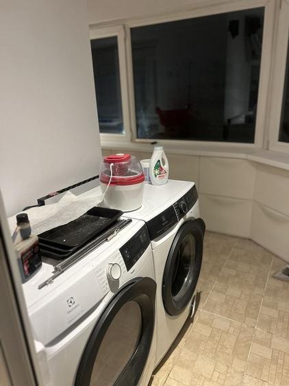 Apartament cu 3 camere decomandat în Exterior Vest