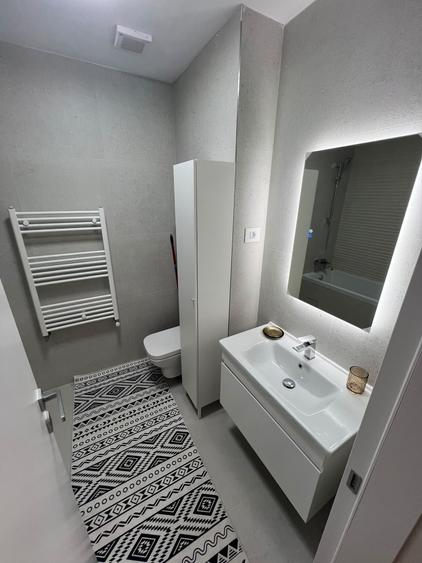 Apartament cu 2 camere decomandat, mobilat în P-ta Presei Libere