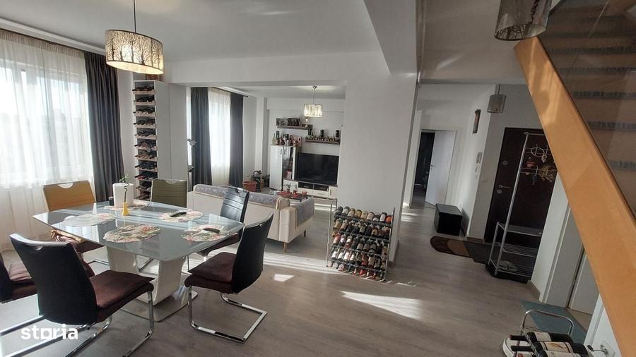 Apartament cu 4 camere, mobilat în Central