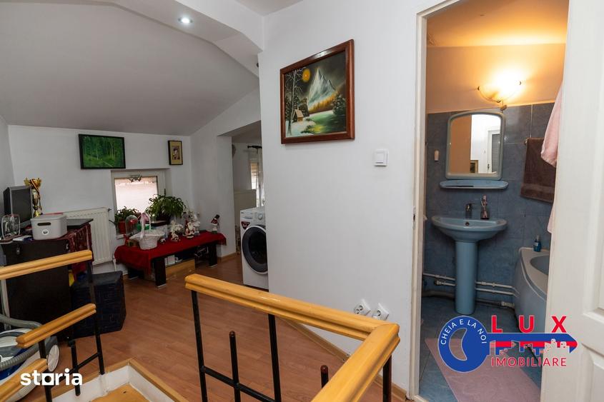 Casă cu 4 camere cu Teren 317 Mp în Piața Nouă