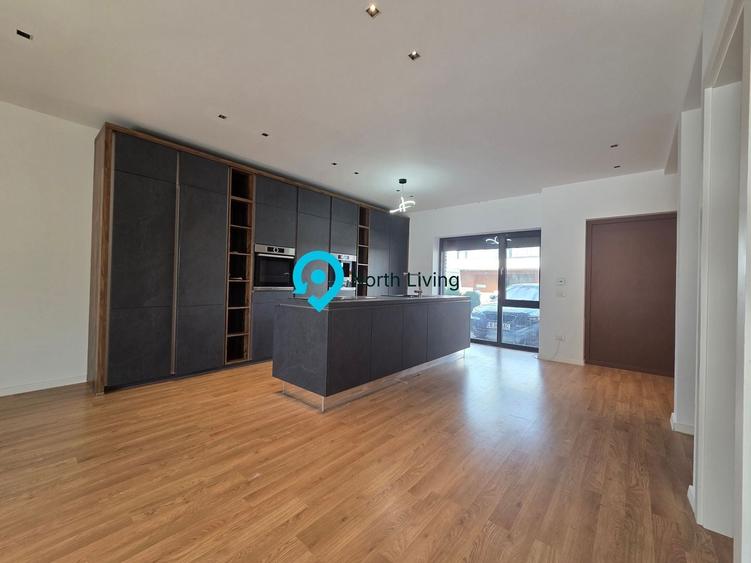 Duplex cu 5 camere cu Canalizare în Nord-Vest
