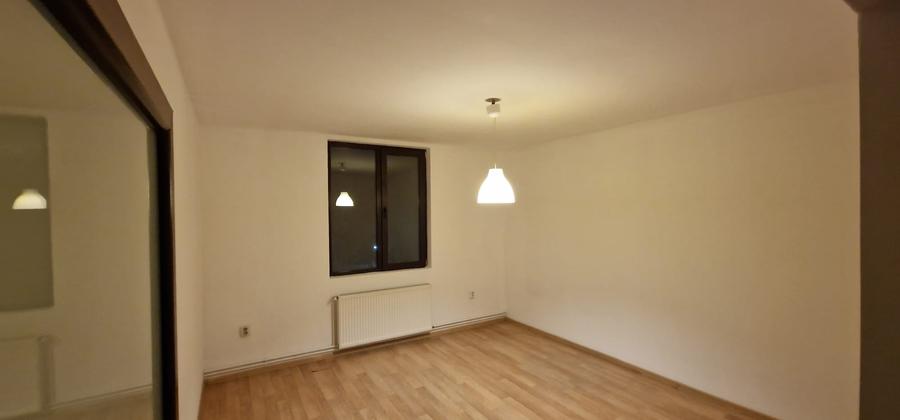 Casă individuală cu 4 camere cu Teren 130 Mp în Străulești