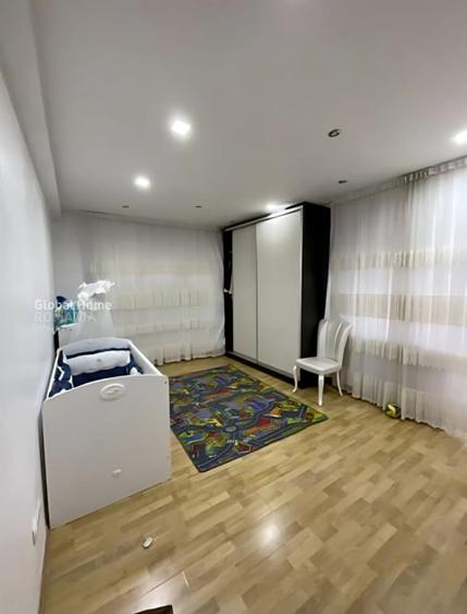 Apartament cu 4 camere semidecomandat, mobilat în Pipera