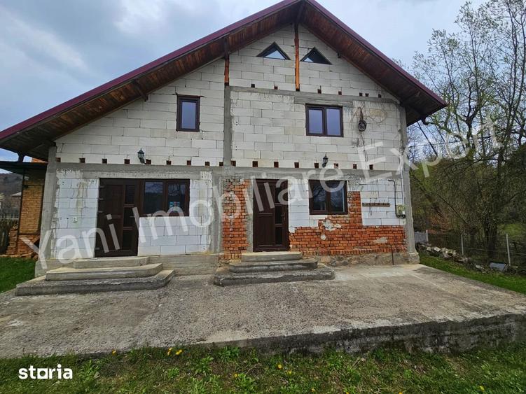 Casă cu 2 camere cu Teren 1596 Mp în Mușătești