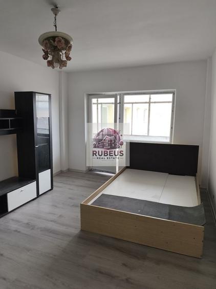 Apartament cu 4 camere decomandat în Autogară