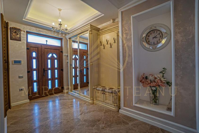 Casă individuală cu 10 camere cu Canalizare în Palazu Mare