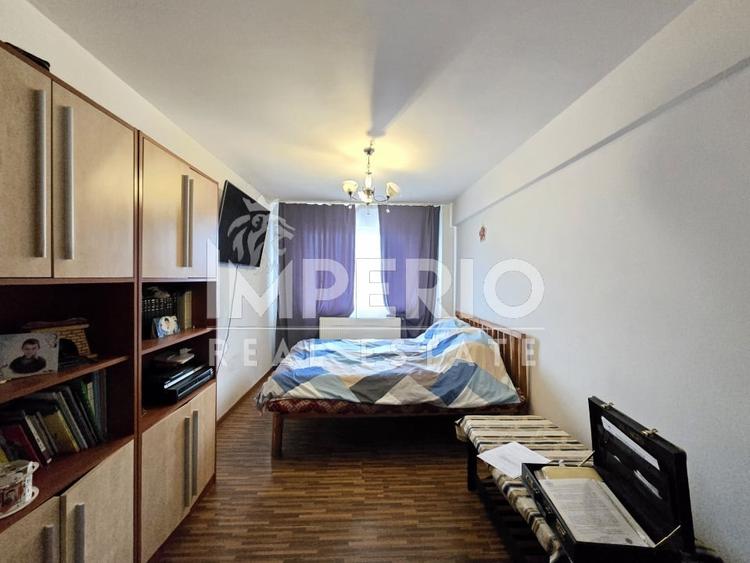 Apartament cu 5 camere semidecomandat, mobilat în Florești