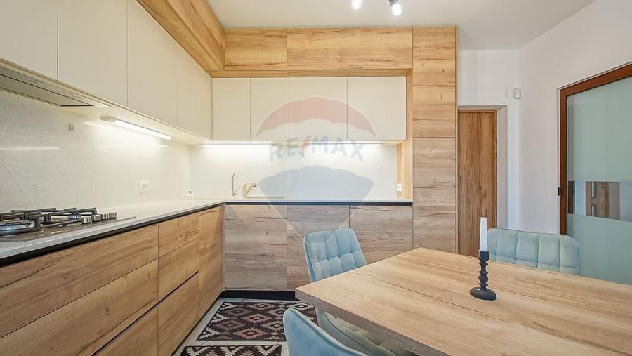 Casă individuală cu 5 camere cu Teren 630 Mp în Hărman