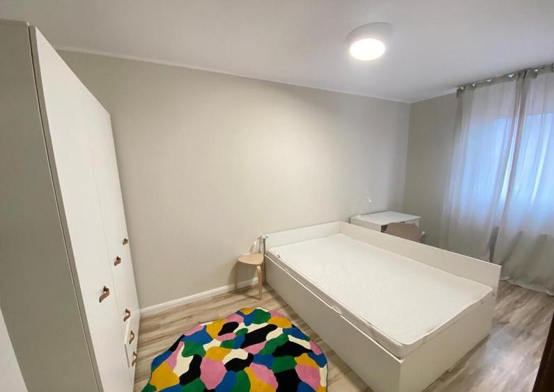 Apartament 3 camere, zona Intim, bloc Bermo - 10