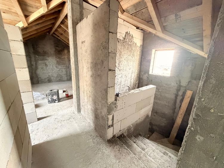 Casa deosebita P+1+M. Strada asfaltata. Constructie noua. - 19