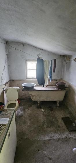 Casa + teren 1.000 mp in Lonea (jud. Hunedoara), pe Str. George Enescu - 8