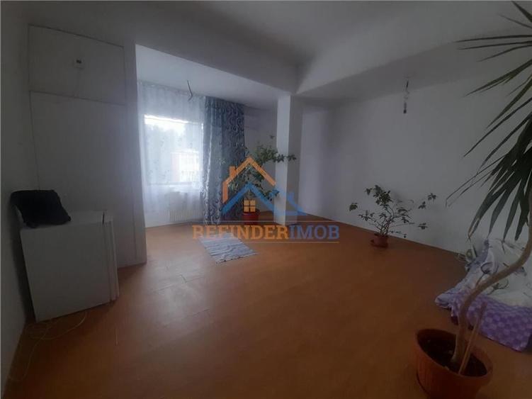 Garsoniera spatioasa zona Salaj - 1