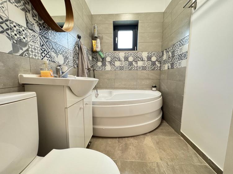 De inchiriat- 2 camere 44mp utili +100mp gradina cu terasa + 2 locuri de parcare - 9