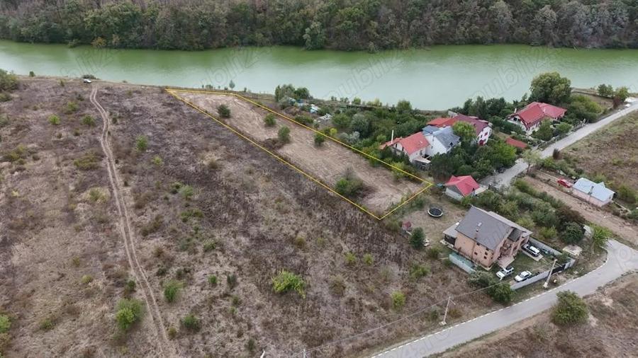 Teren pe malul lacului Branesti - 1