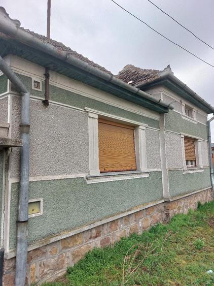 Casa de vanzare cu teren generos in Belfir - 1