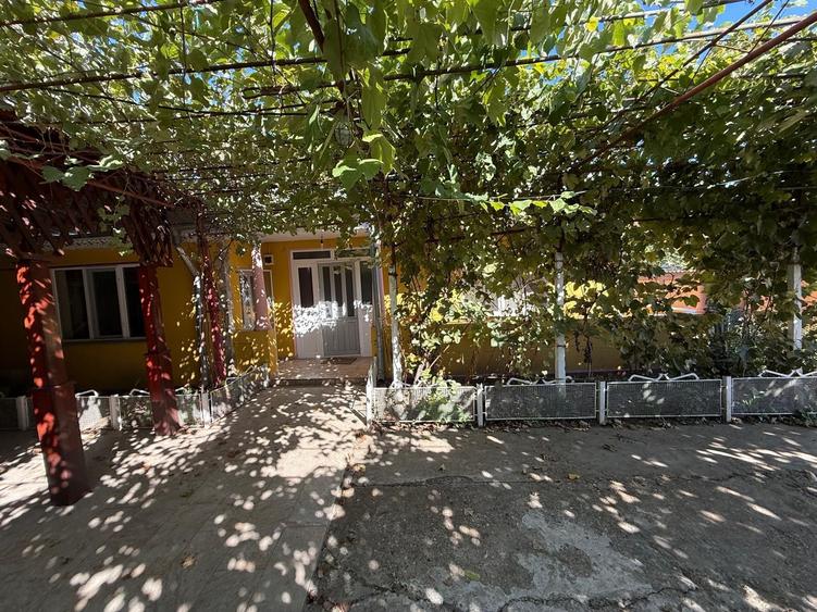 Casa de vanzare cu teren 922 mp Tecuci, cartier Balcescu - 5