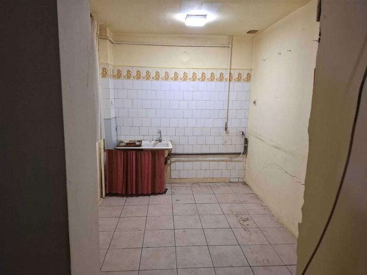 Vand apartament cu 2 camere la parter pe str. Grigore Alexandrescu - 6