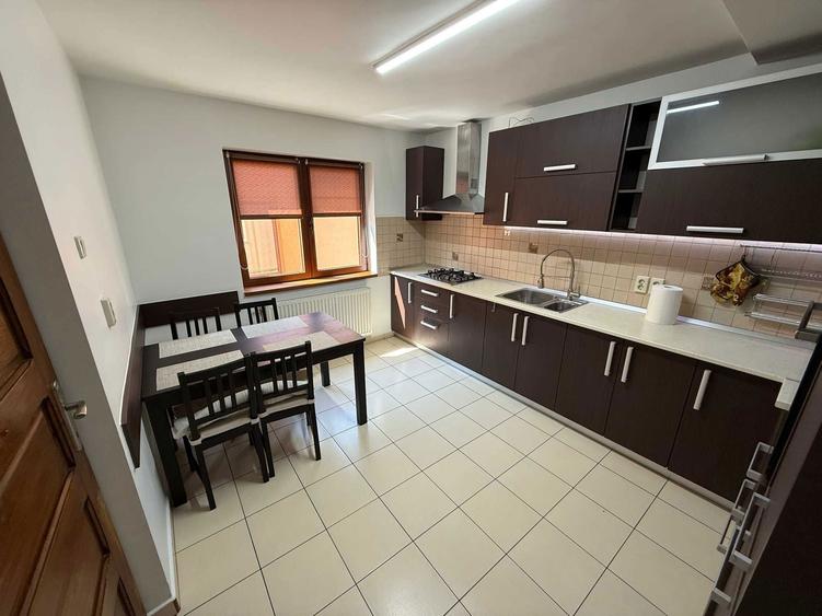 Proprietate ideala pentru familie extinsa sau investitie profitabila - 1