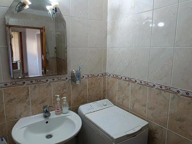 PROPRIETAR inchiriez camera mobilata la curte 13 Septembrie - 2