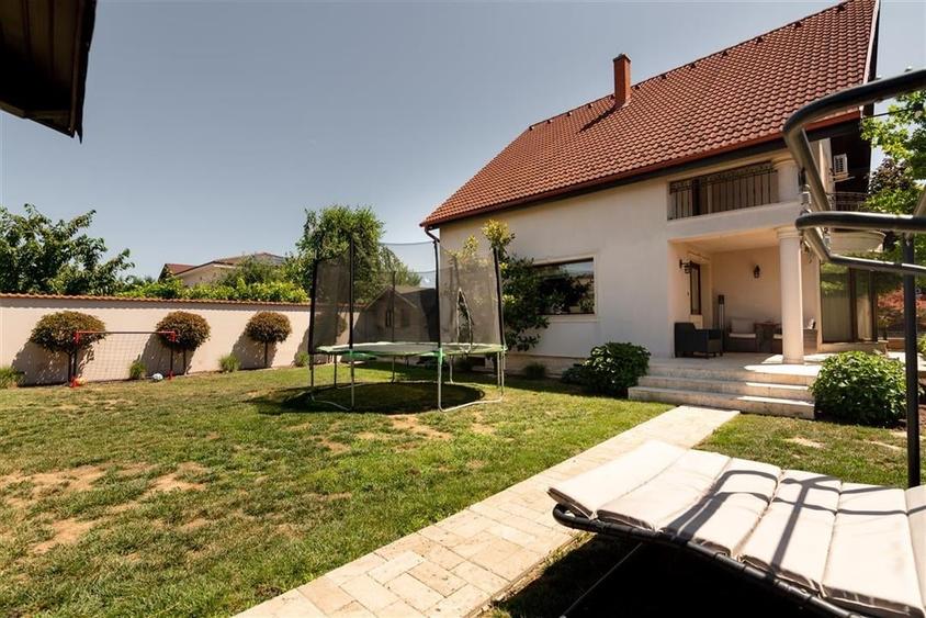 RECO Vila cu 5 camere str. Apateului- zona Nufarul - 45