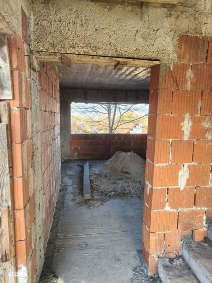 Casa la ro?u(sau la cheie) arhitectura rara, priveli?ti largi, Deva. - 4