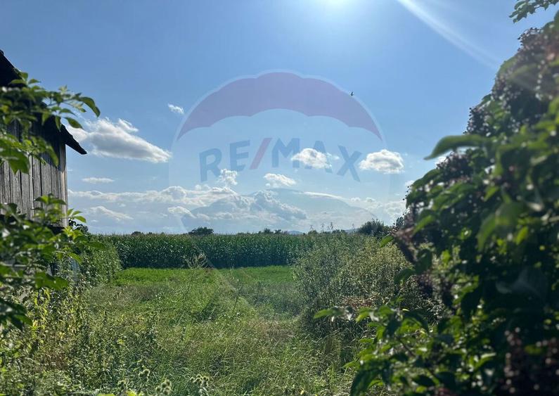 Teren intravilan 3.765 mp cu casa Bode?ti de Jos - 1