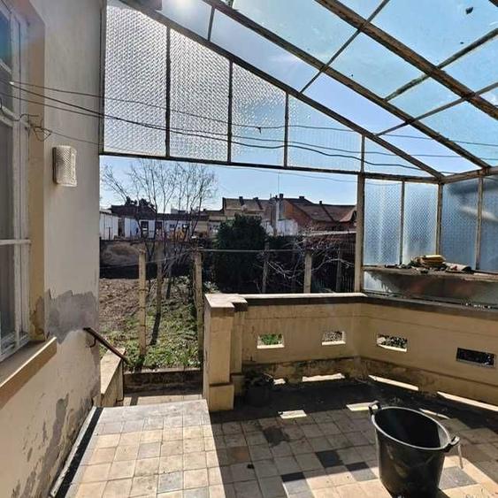 Casa individuala ultracentrala, teren 380 mp ideala pentru renovare si investitie - 7