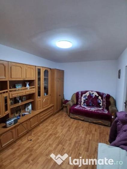 Apartament o camera 34mp parter inalt Asirom la cheie renovat centrala - 3