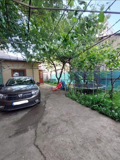 Casa de inchiriat cu loc de parcare - Eroii Revolutiei - 1