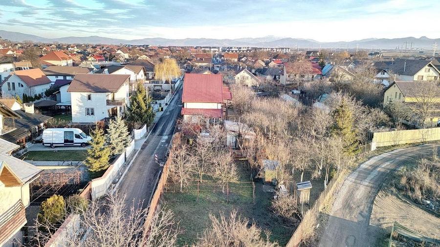 Teren intravilan cu Autorizatie de Construire - 25